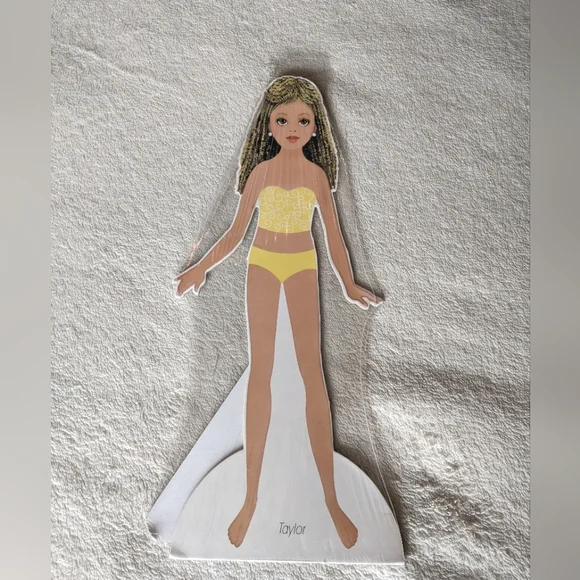 Project RUNWAY Designer Dolls New - Picture 5 of 7